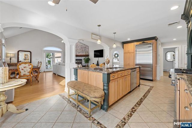 599 Oak Avenue, Saddle Brook, NJ 07663