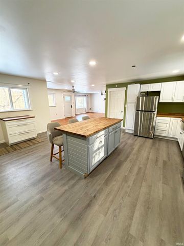 17613 10B Road, Plymouth, IN 46563