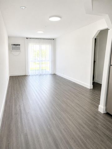 510 Lake Shore Drive 3, West Palm Beach, FL 33403