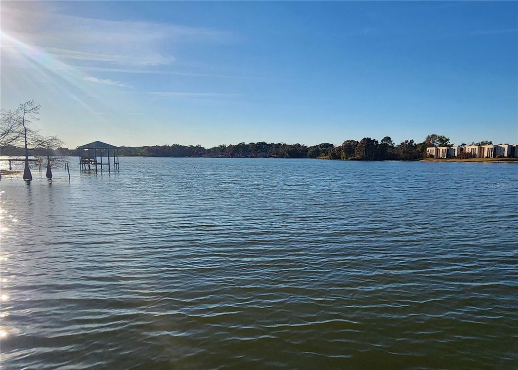 Image 8 of property listing at 415 OAK HAVEN DRIVE, Altamonte Springs, FL 32701