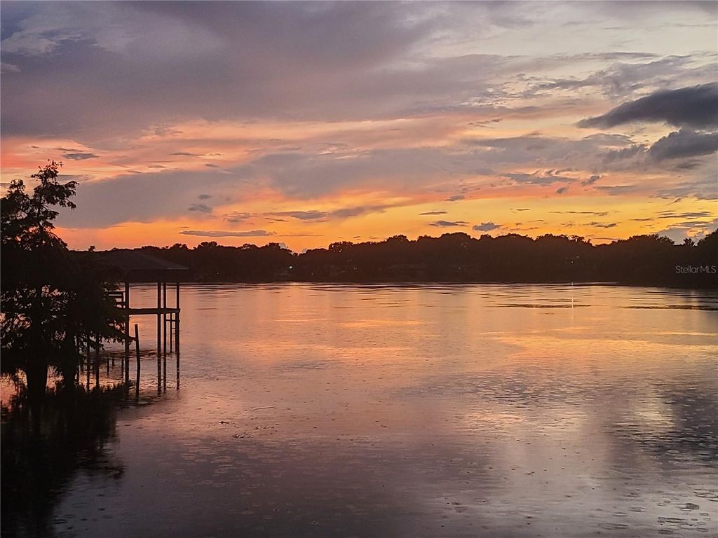 Image 9 of property listing at 415 OAK HAVEN DRIVE, Altamonte Springs, FL 32701