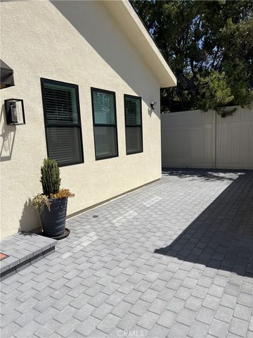 12243 Califa Street, Valley Village, CA 91607
