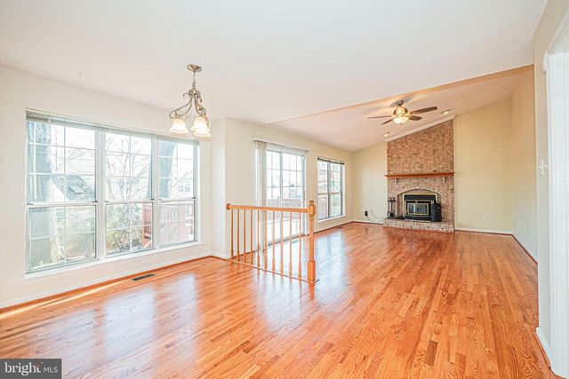 14713 STRATFORD DR, Woodbridge, VA 22193