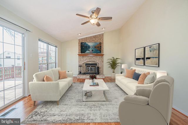 14713 STRATFORD DR, Woodbridge, VA 22193