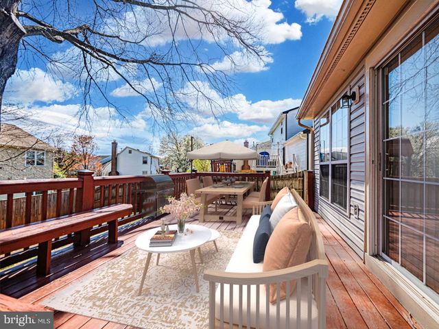 14713 STRATFORD DR, Woodbridge, VA 22193