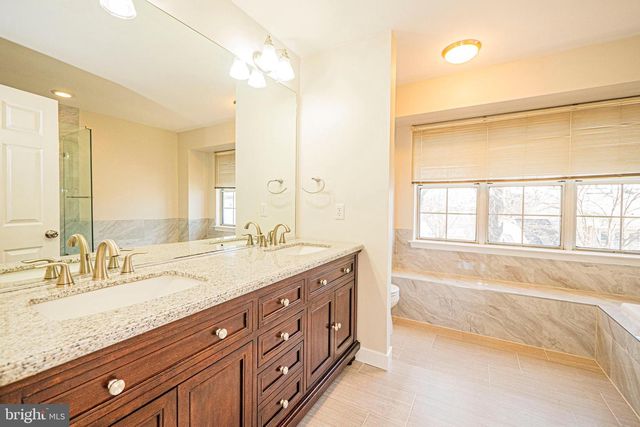 14713 STRATFORD DR, Woodbridge, VA 22193