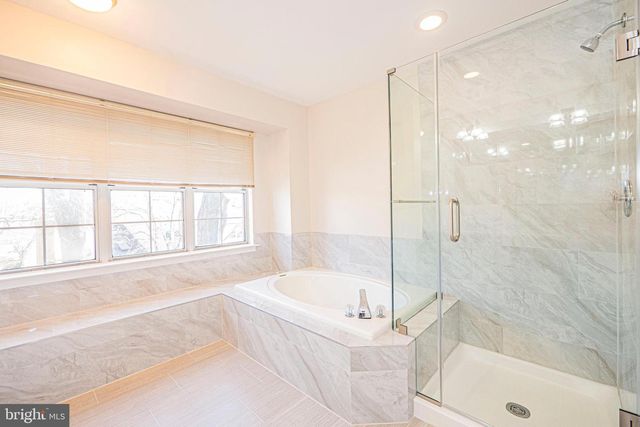 14713 STRATFORD DR, Woodbridge, VA 22193