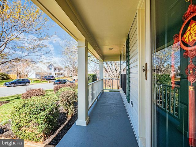 14713 STRATFORD DR, Woodbridge, VA 22193