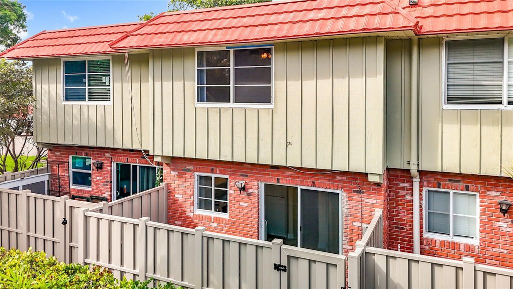 79 NE 20th Ct, Fort Lauderdale, FL 33305