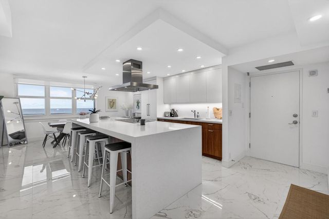 5440 N Ocean Drive Ph-206, Singer Island, FL 33404