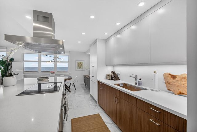 5440 N Ocean Drive Ph-206, Singer Island, FL 33404