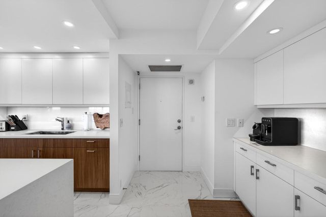 5440 N Ocean Drive Ph-206, Singer Island, FL 33404