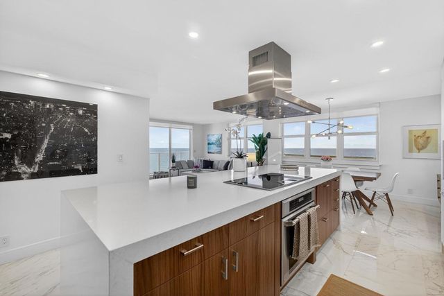 5440 N Ocean Drive Ph-206, Singer Island, FL 33404