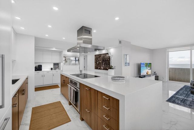 5440 N Ocean Drive Ph-206, Singer Island, FL 33404