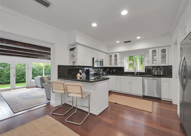 6134 SW 28th St, Miami, FL 33155