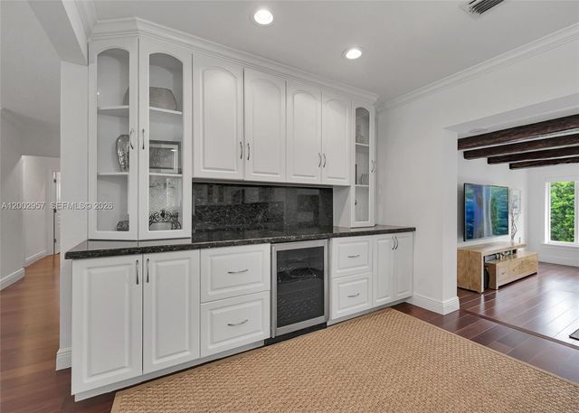 6134 SW 28th St, Miami, FL 33155