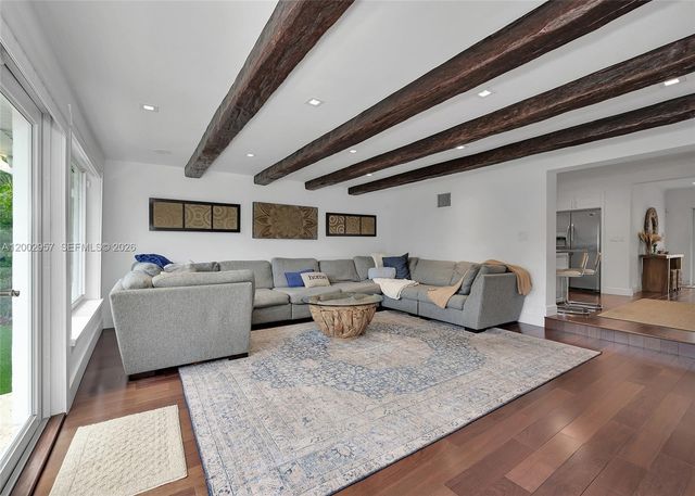 6134 SW 28th St, Miami, FL 33155