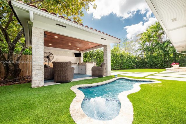 6134 SW 28th St, Miami, FL 33155