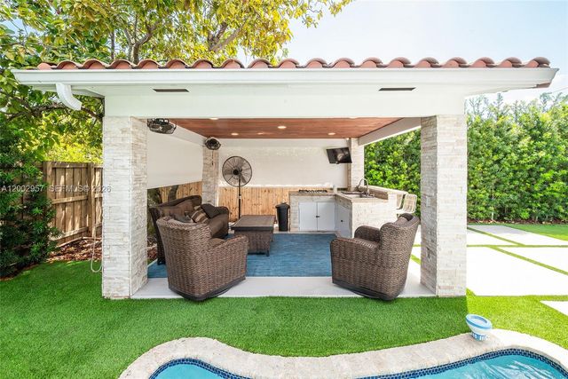 6134 SW 28th St, Miami, FL 33155