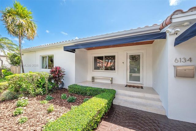 6134 SW 28th St, Miami, FL 33155