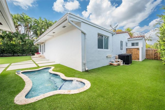 6134 SW 28th St, Miami, FL 33155