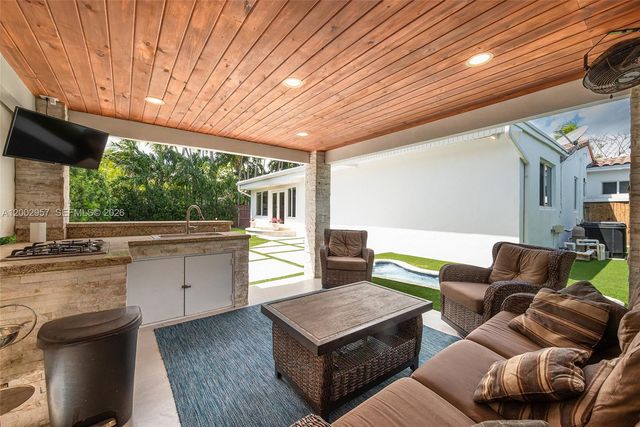 6134 SW 28th St, Miami, FL 33155