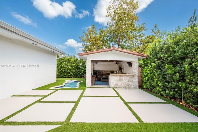 6134 SW 28th St, Miami, FL 33155