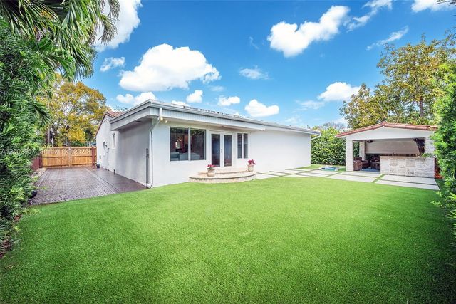 6134 SW 28th St, Miami, FL 33155