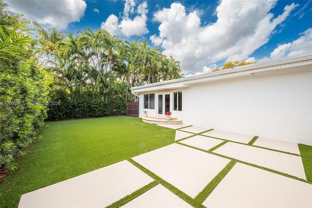 6134 SW 28th St, Miami, FL 33155