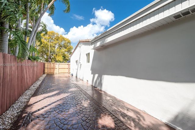 6134 SW 28th St, Miami, FL 33155