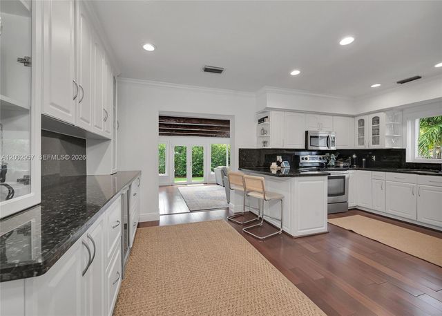 6134 SW 28th St, Miami, FL 33155