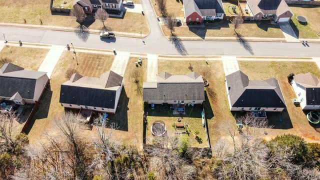 308 Preakness Cir, Pleasant View, TN 37146