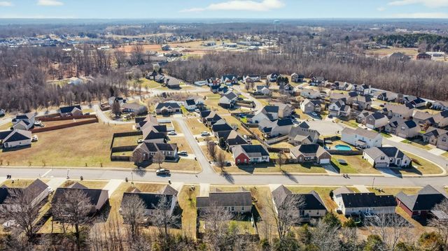 308 Preakness Cir, Pleasant View, TN 37146