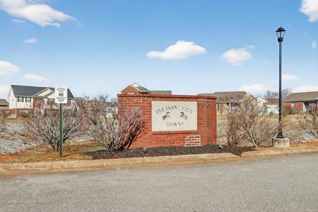 308 Preakness Cir, Pleasant View, TN 37146