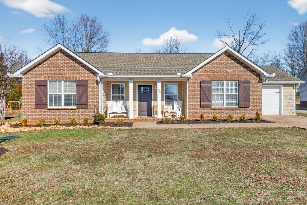 308 Preakness Cir, Pleasant View, TN 37146