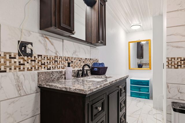 400 W Myrtle Street, Monett, MO 65708