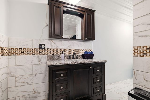 400 W Myrtle Street, Monett, MO 65708