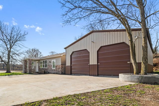 400 W Myrtle Street, Monett, MO 65708