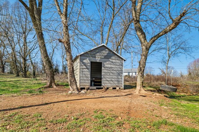 400 W Myrtle Street, Monett, MO 65708