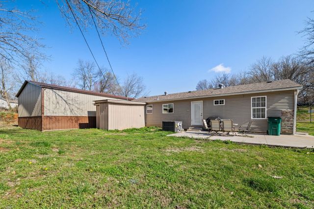 400 W Myrtle Street, Monett, MO 65708