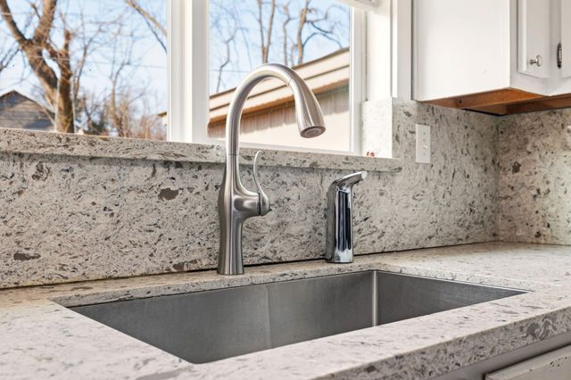 400 W Myrtle Street, Monett, MO 65708