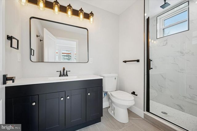 214 W CUMBERLAND ST, Philadelphia, PA 19133