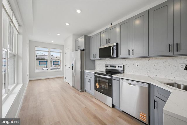 214 W CUMBERLAND ST, Philadelphia, PA 19133