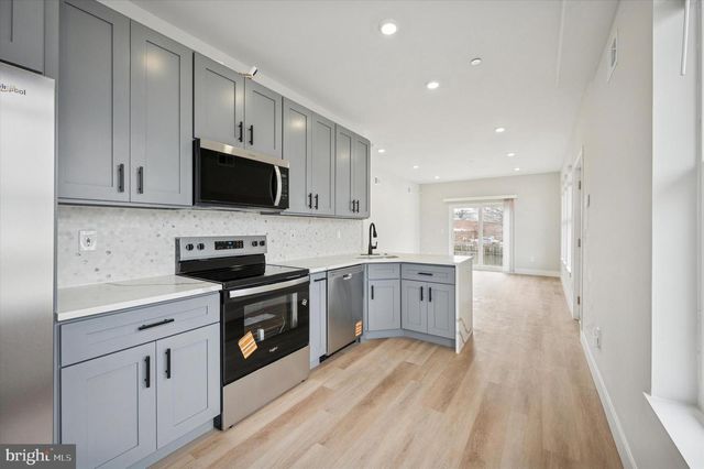 214 W CUMBERLAND ST, Philadelphia, PA 19133