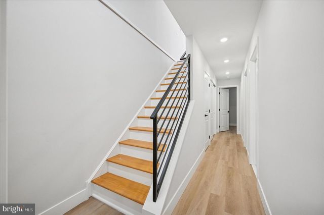 214 W CUMBERLAND ST, Philadelphia, PA 19133