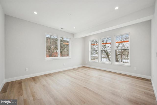 214 W CUMBERLAND ST, Philadelphia, PA 19133