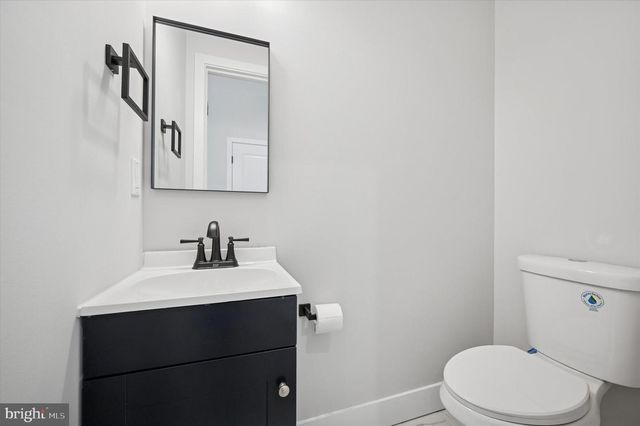 214 W CUMBERLAND ST, Philadelphia, PA 19133