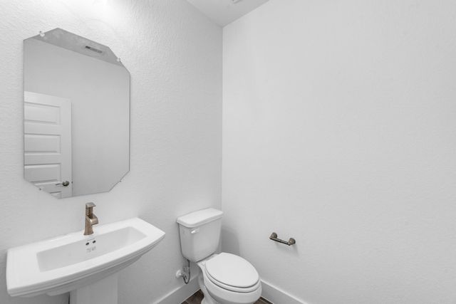 616 Juniper Heights Lane, Waller, TX 77484