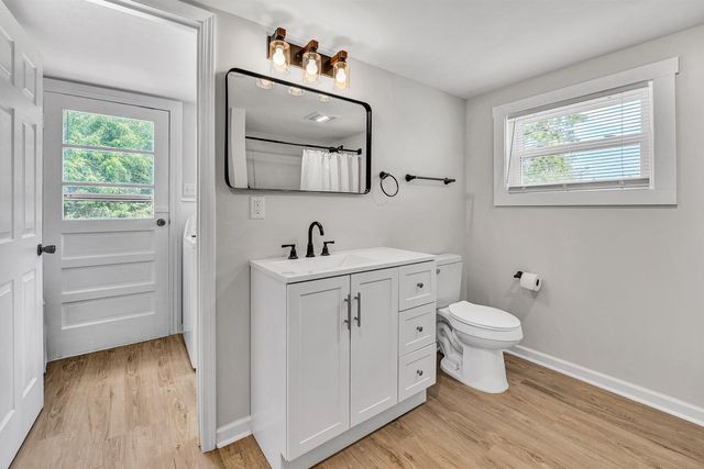 26 Barfoot LN, Rocky Mount, VA 24151