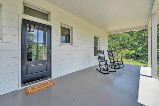 26 Barfoot LN, Rocky Mount, VA 24151
